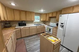 517 Fremont St, Kinmundy, IL 62854 - Photo 14