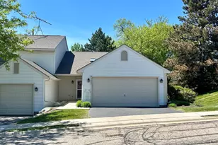 1807 Magnolia Ct, McHenry, IL 60051 - Photo 4