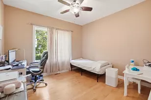 10S372 Tim Ct, Willowbrook, IL 60527 - Photo 16