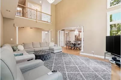 10S372 Tim Court, Willowbrook, IL 60527 - Photo 4