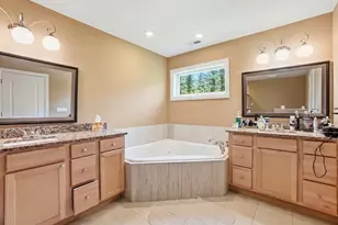 10S372 Tim Ct, Willowbrook, IL 60527 - Photo 22