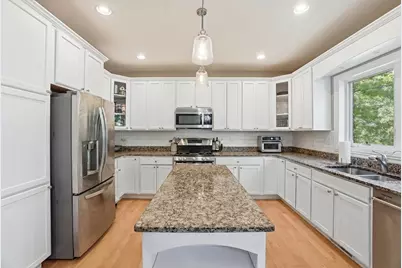 10S372 Tim Court, Willowbrook, IL 60527 - Photo 10