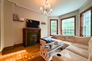3727 N Lakewood Ave, Chicago, IL 60613 - Photo 2