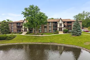525 Cumnor Rd, Westmont, IL 60559 - Photo 1