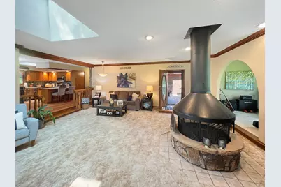 22929 Burnham Avenue, Chicago Heights, IL 60411 - Photo 12