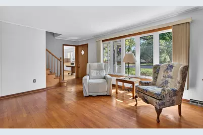 11006 Oxford Avenue, Chicago Ridge, IL 60415 - Photo 2