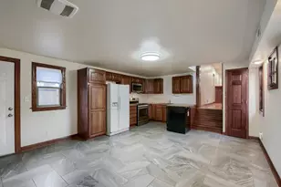 10401 S Trumbull Ave, Chicago, IL 60655 - Photo 4