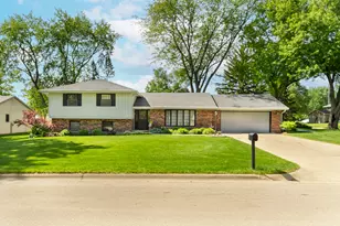 1505 Lakewood Dr, Mendota, IL 61342 - Photo 1