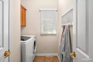 424 Camden Cir, Oswego, IL 60543 - Photo 10