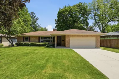 152 Crestwood Drive, East Dundee, IL 60118 - Photo 2