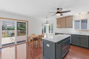 425 Hobart Dr, South Elgin, IL 60177 - Photo 10