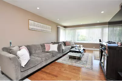 7226 W Conrad Avenue, Niles, IL 60714 - Photo 4