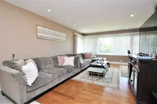7226 W Conrad Ave, Niles, IL 60714 - Photo 4