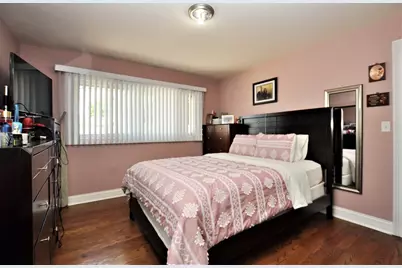 7226 W Conrad Avenue, Niles, IL 60714 - Photo 10