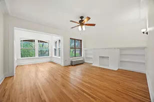 1223 E Hyde Park Blvd, Chicago, IL 60615 - Photo 2