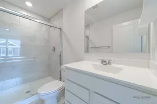 605 Acadia Ave, Mundelein, IL 60060 - Photo 12