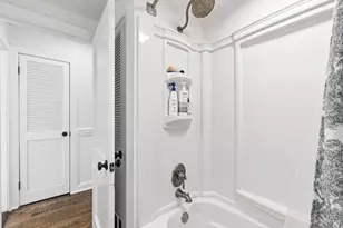 S611 Cedar Ave, Elmhurst, IL 60126 - Photo 14