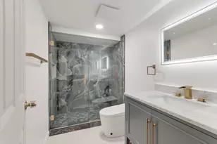 4605 Jerome Ave, Skokie, IL 60076 - Photo 16