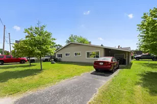 110 W Valley View Dr, McHenry, IL 60051 - Photo 8
