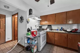 110 W Valley View Dr, McHenry, IL 60051 - Photo 14