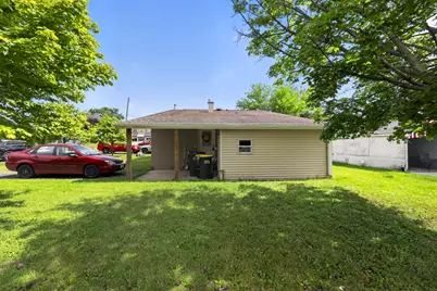 110 W Valley View Drive, McHenry, IL 60051 - Photo 4