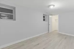 910 W Gunnison St, Chicago, IL 60640 - Photo 6