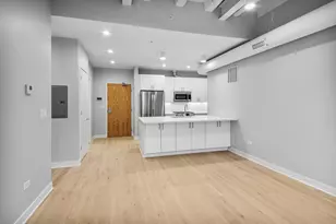4637 N Ashland Ave, Chicago, IL 60640 - Photo 10