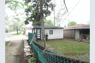 9058 S Jeffery Boulevard, Chicago, IL 60617 - Photo 4
