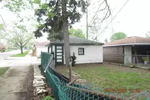 9058 S Jeffery Blvd, Chicago, IL 60617 - Photo 4