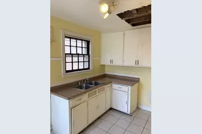 9058 S Jeffery Boulevard, Chicago, IL 60617 - Photo 14