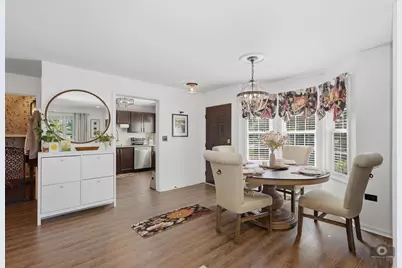 2904 Bartlett Court #102, Naperville, IL 60564 - Photo 4