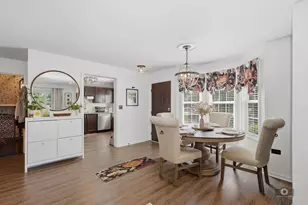 2904 Bartlett Ct, Naperville, IL 60564 - Photo 4