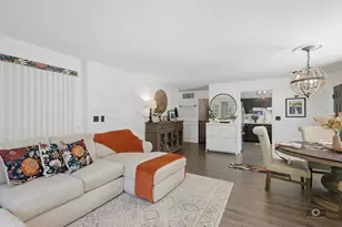 2904 Bartlett Ct, Naperville, IL 60564 - Photo 6