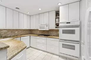 2020 N Cleveland Ave, Chicago, IL 60614 - Photo 6