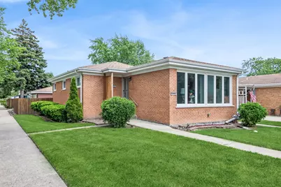 8559 N Osceola Avenue, Niles, IL 60714 - Photo 1