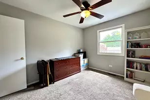 315 Maplewood Dr, Lakemoor, IL 60051 - Photo 24