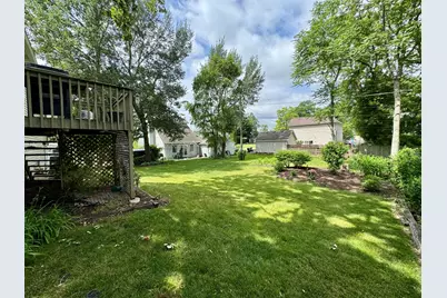 315 Maplewood Drive, Lakemoor, IL 60051 - Photo 38