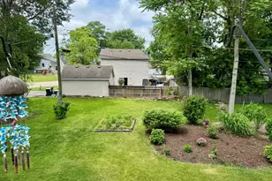 315 Maplewood Dr, Lakemoor, IL 60051 - Photo 36
