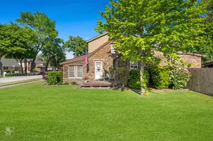 5849 W 90th St, Oak Lawn, IL 60453 - Photo 2