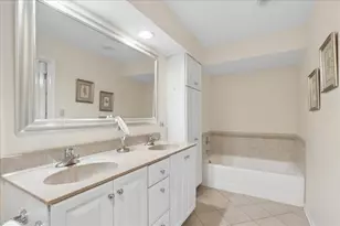 90 Boardwalk Pl, Park Ridge, IL 60068 - Photo 18