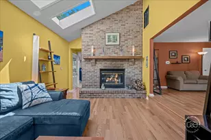 129 S Hudson St, Westmont, IL 60559 - Photo 8