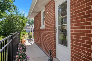 129 S Hudson St, Westmont, IL 60559 - Photo 24