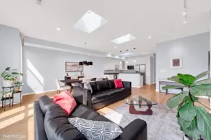 2919 N Southport Ave, Chicago, IL 60657 - Photo 8