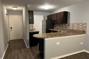1545 W Crystal Rock Ct, Round Lake Beach, IL 60073 - Photo 6
