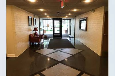 1800 Huntington Boulevard #206, Hoffman Estates, IL 60169 - Photo 4