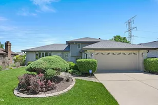 16149 Eagle Ridge Dr, Tinley Park, IL 60477 - Photo 1