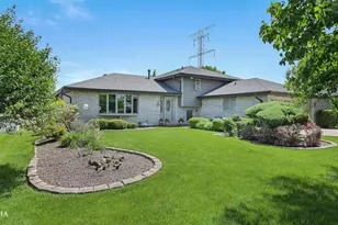 16149 Eagle Ridge Dr, Tinley Park, IL 60477 - Photo 2