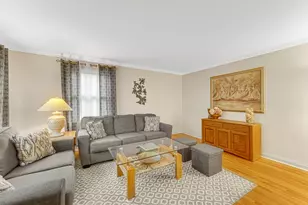 3818 Russett Ln, Northbrook, IL 60062 - Photo 6