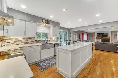 3818 Russett Lane, Northbrook, IL 60062 - Photo 2