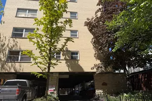530 W Barry Ave, Chicago, IL 60657 - Photo 1